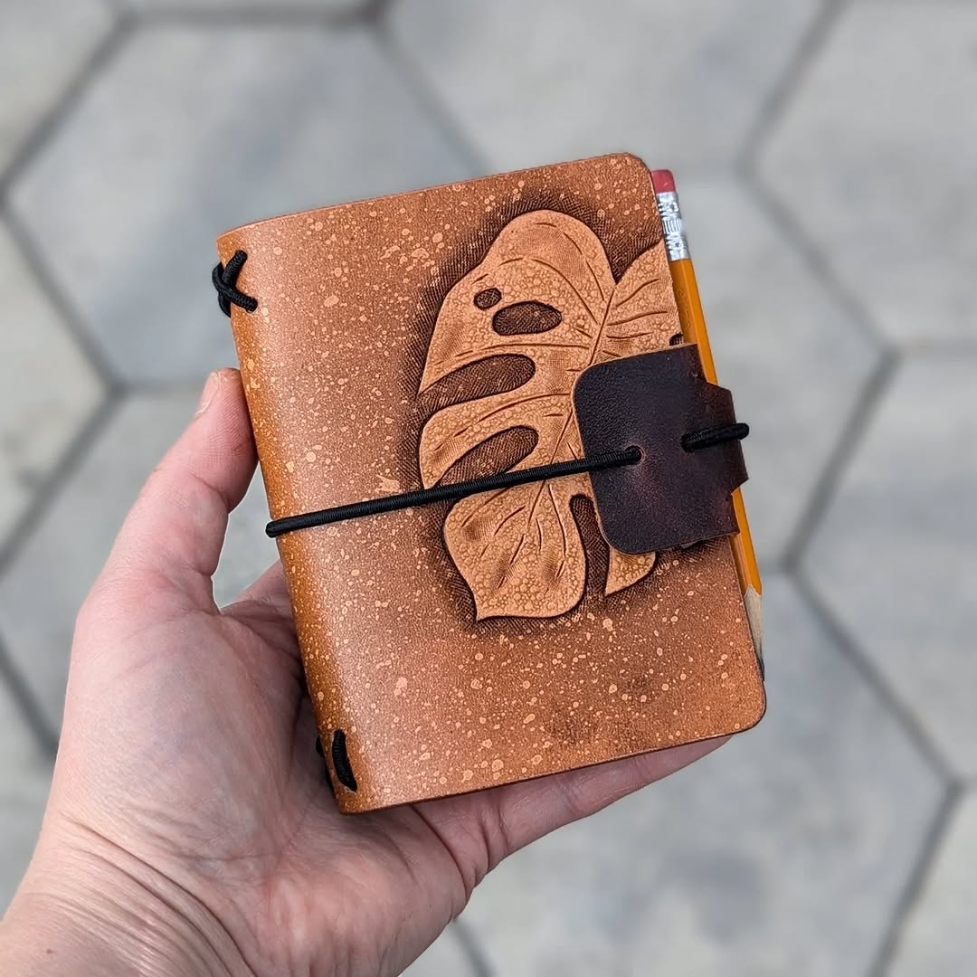 A7 Traveller's Refillable Notebook | Tooled Natural Monstera Leaf
