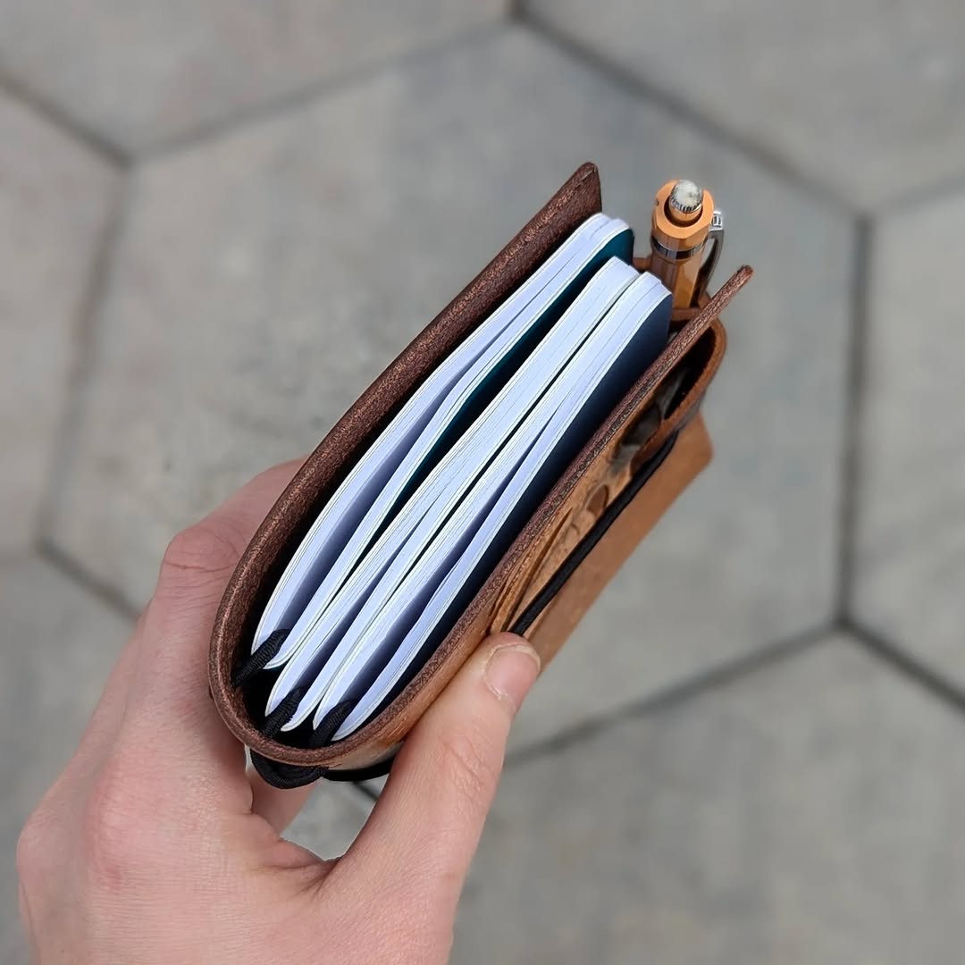 PASSPORT Traveller's Refillable Notebook | Tooled Natural Monstera Leaf