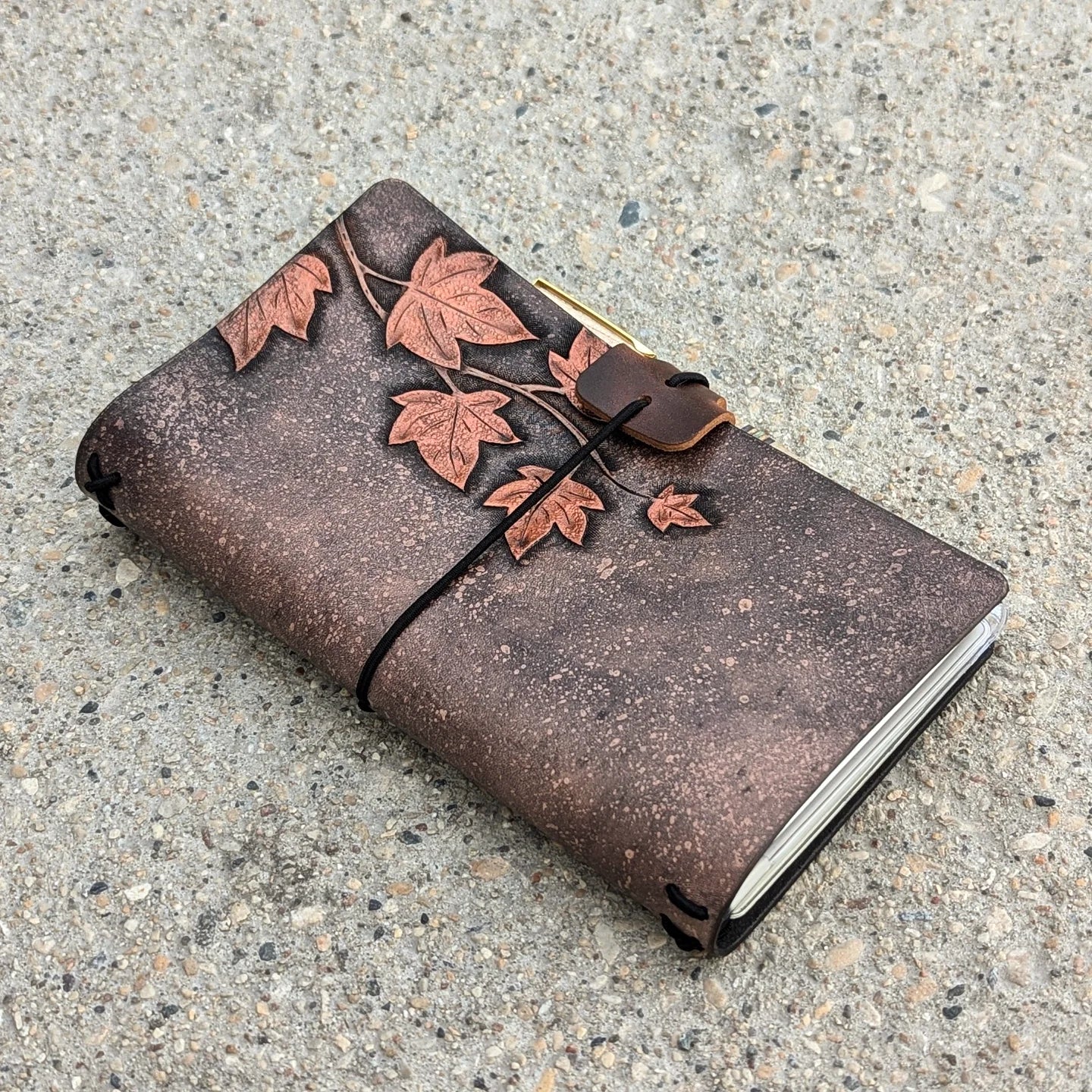 TN STANDARD Traveller's Refillable Notebook | Tooled Ivy Vine, Copper