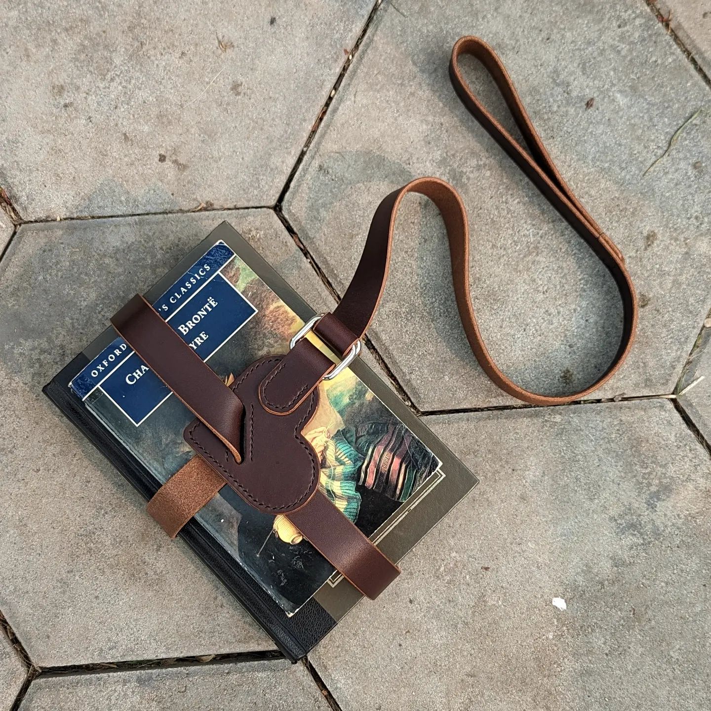 'The Brontë' | Heart-Shaped Book Strap in Berry Brown