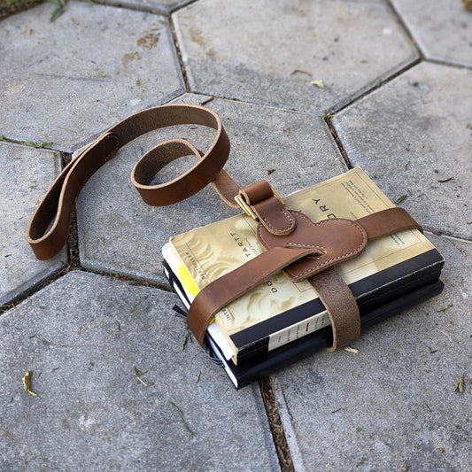 'The Brontë' | Heart-Shaped Book Strap in Tawny Brown