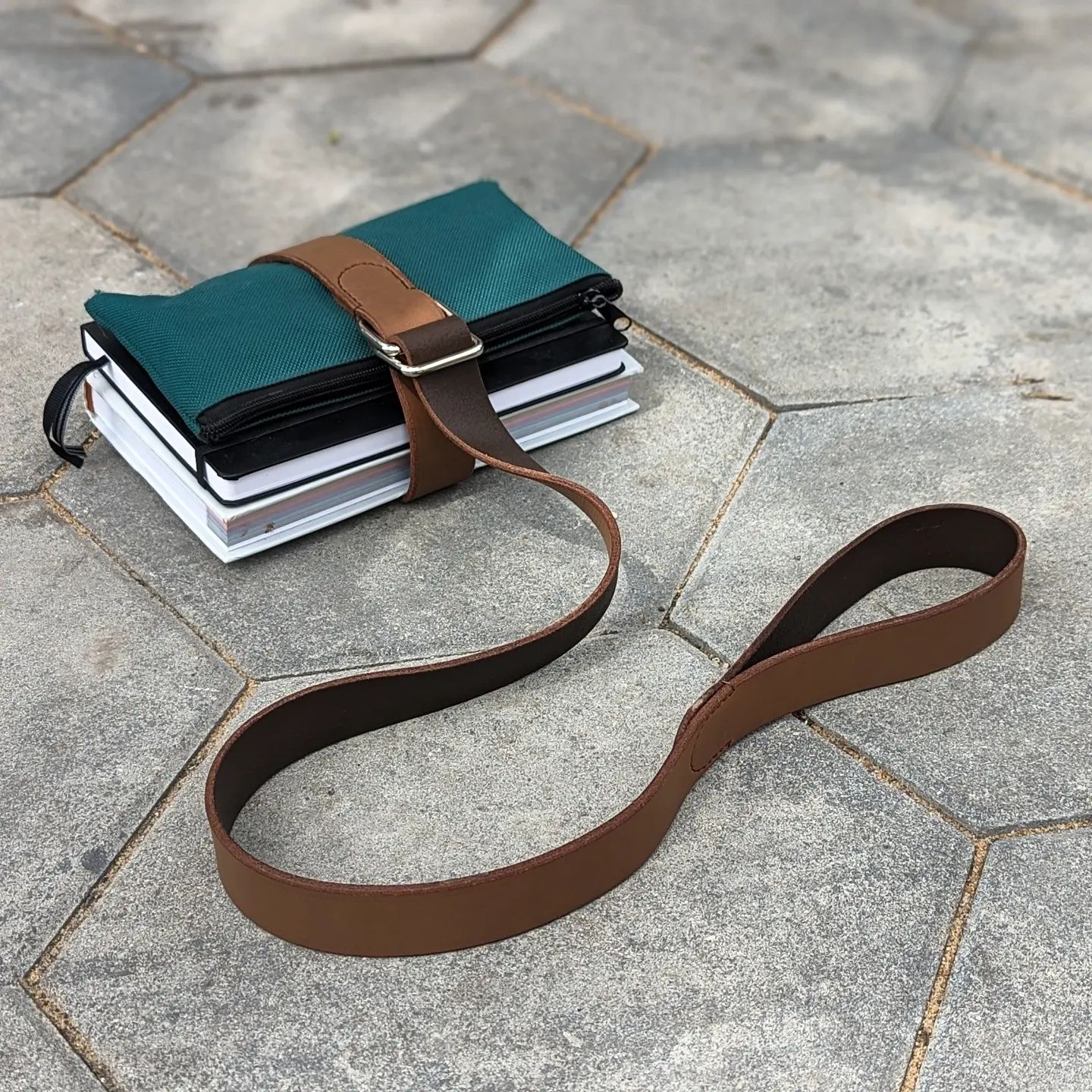 'The Byron' | Classic Book Belt in Brown Bison Leather