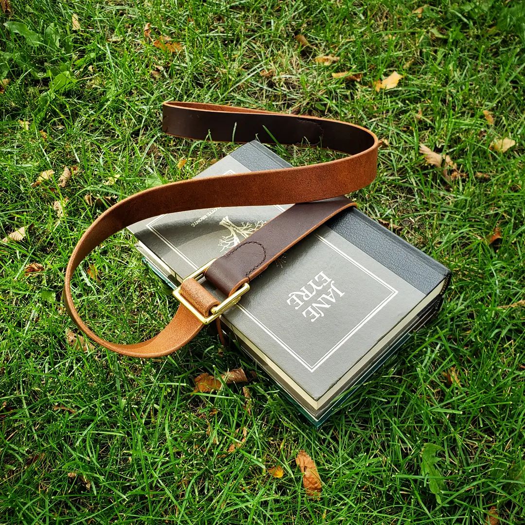 'The Byron' | Classic Book Belt in Berry Brown