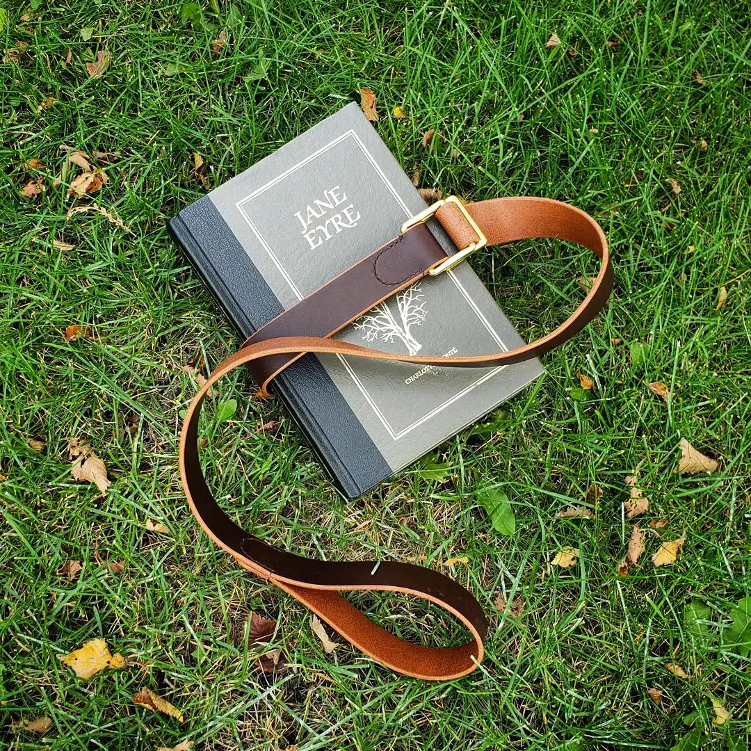 'The Byron' | Classic Book Belt in Berry Brown