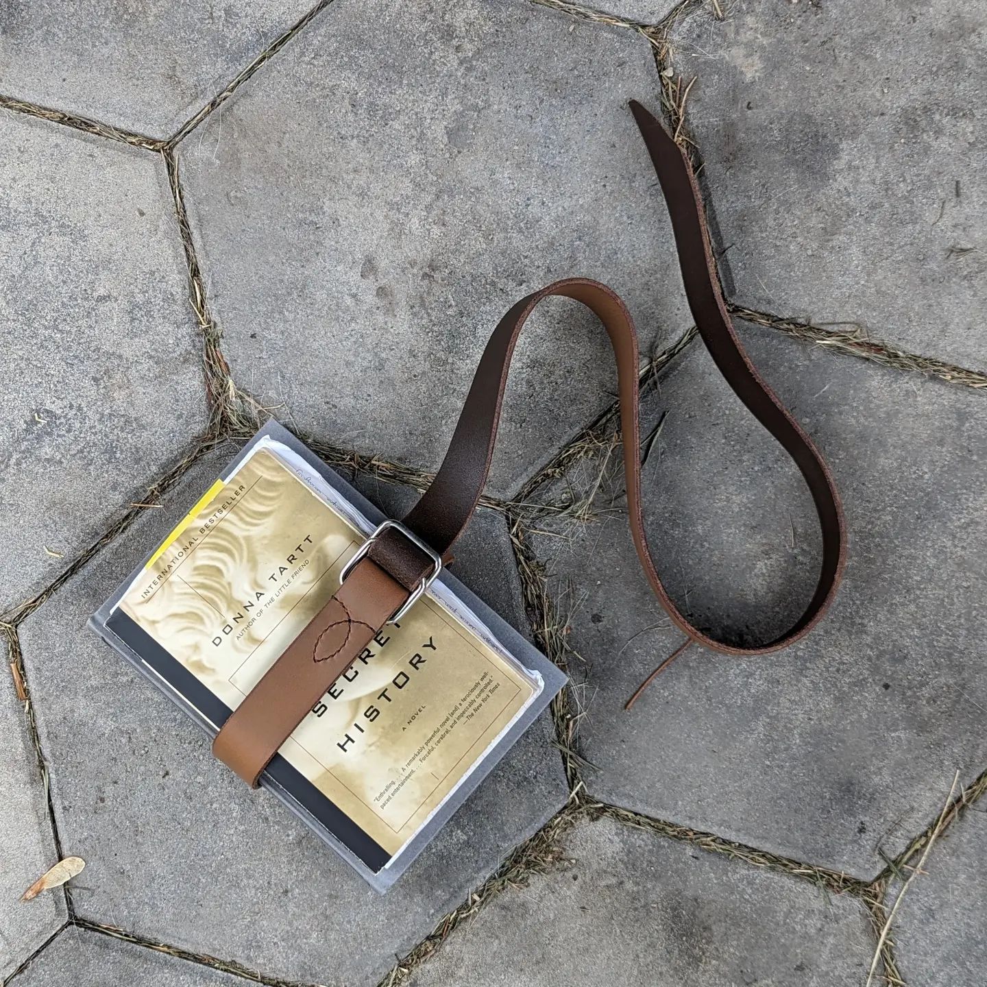 'The Hemingway' | Minimalist Book Belt in Brown Bison Leather