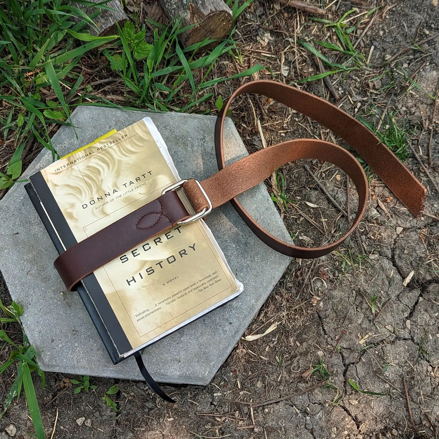 'The Hemingway' | Minimalist Book Belt in Berry Brown