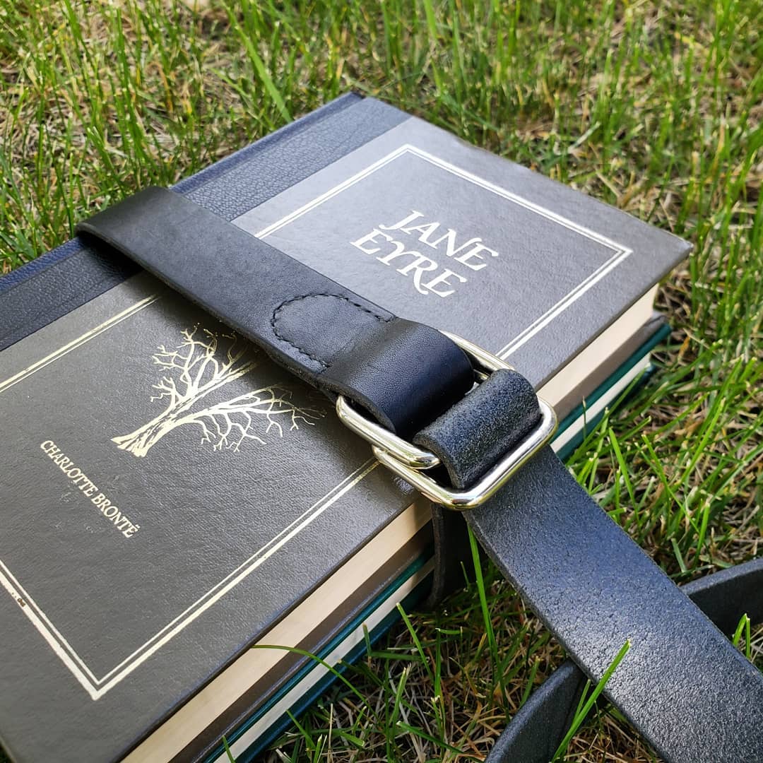 'The Hemingway' | Minimalist Book Belt in Coal Black