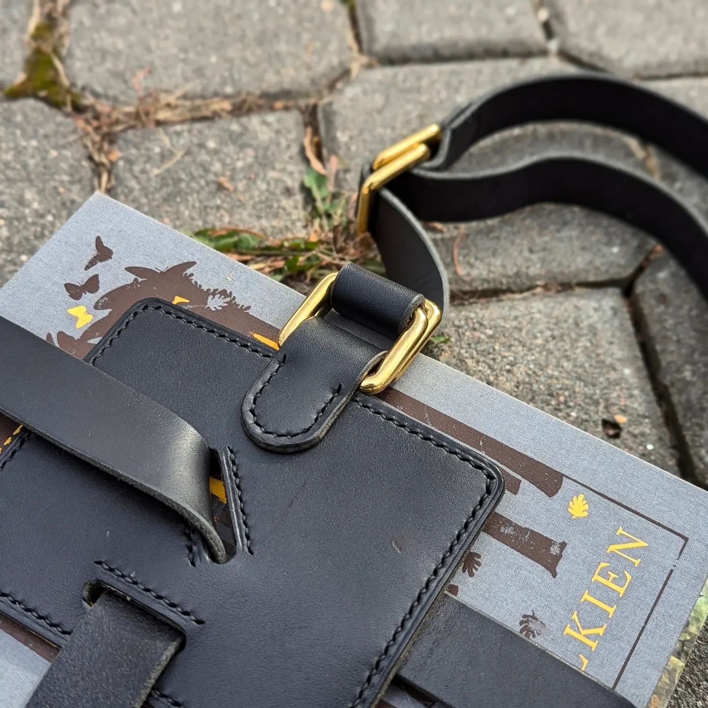 'The Shelley' | Traveller's Book Strap in Coal Black