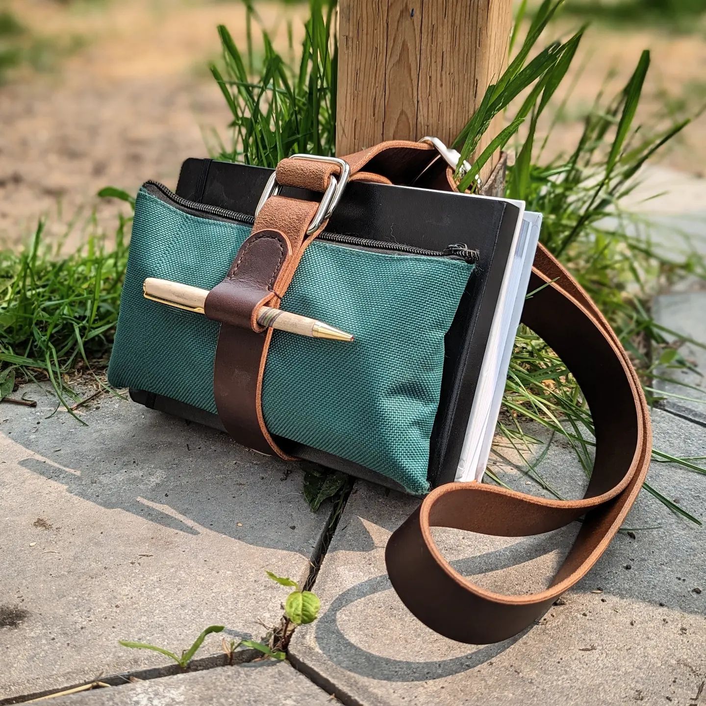 'The Woolf' | Journaling Book Belt in Berry Brown