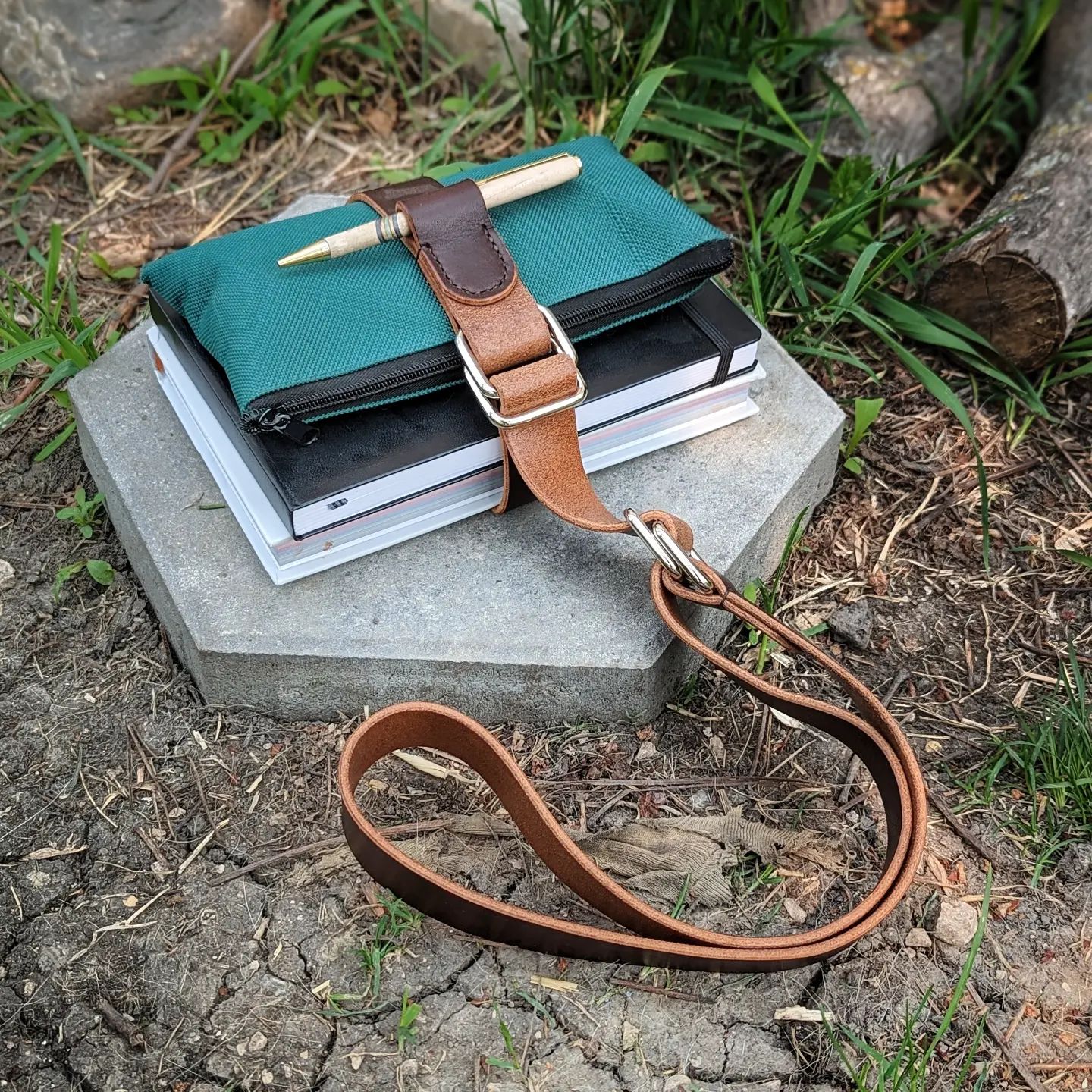 'The Woolf' | Journaling Book Belt in Berry Brown