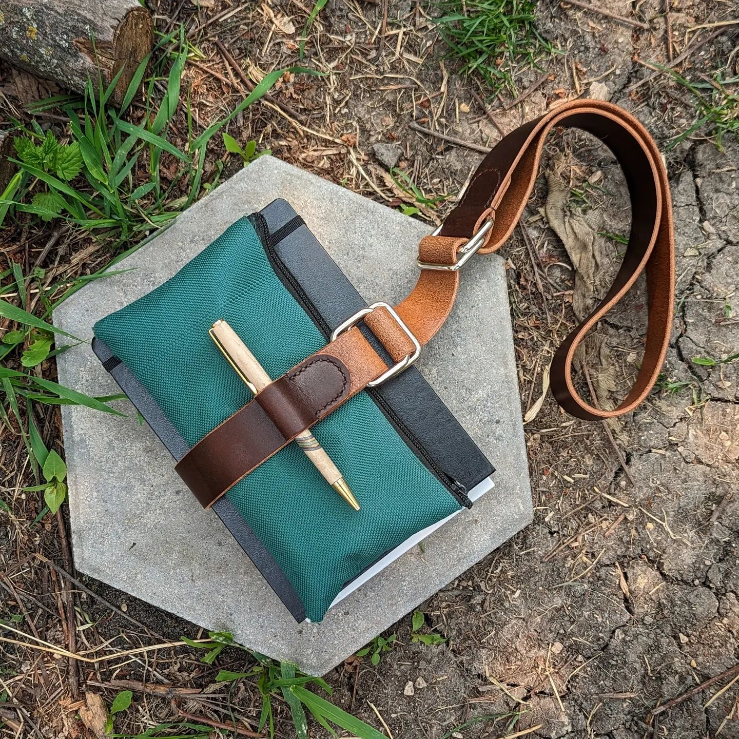 'The Woolf' | Journaling Book Belt in Berry Brown