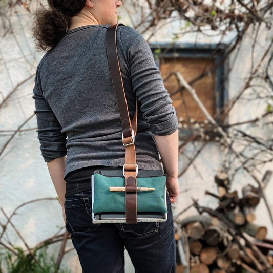 'The Woolf' | Journaling Book Belt in Berry Brown