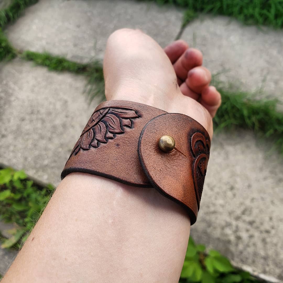 Wrist Cuff | Tooled Sunflower