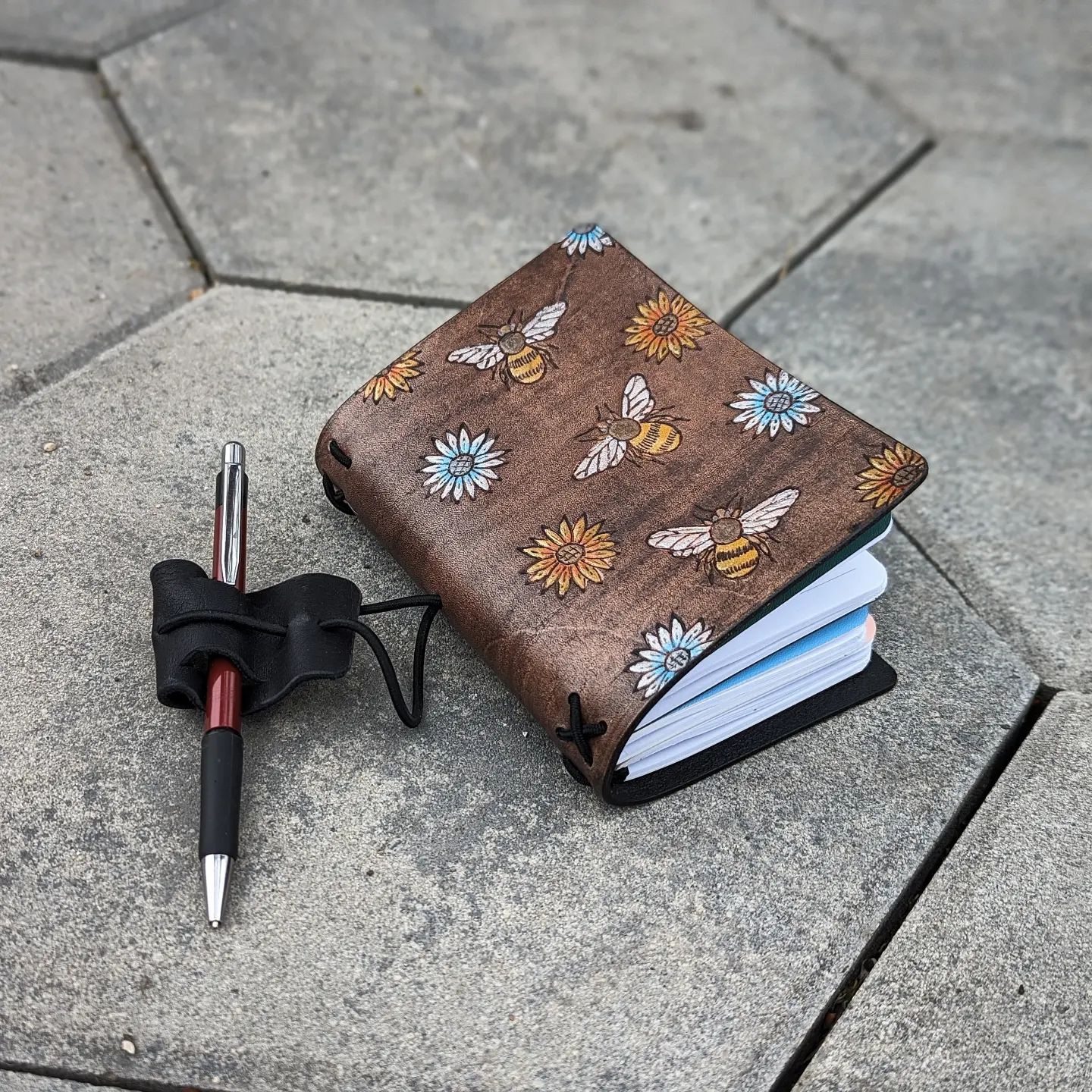 Passport-Size Fauxdori Refillable Notebook | Pyrography Bees + Flowers