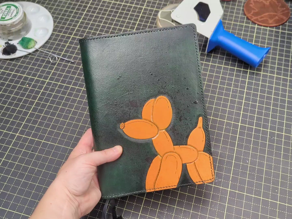 CUSTOM Traveller's Notebook | Balloon Dog for E.K.