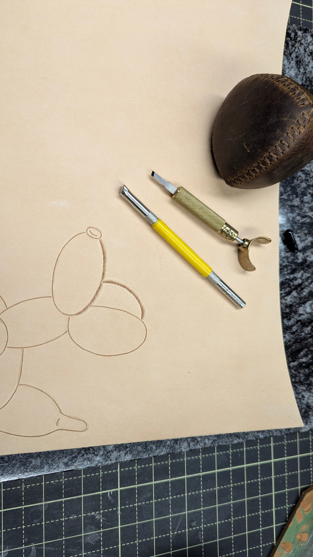 CUSTOM Traveller's Notebook | Balloon Dog for E.K.