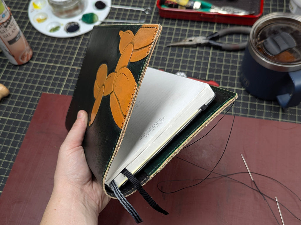 CUSTOM Traveller's Notebook | Balloon Dog for E.K.