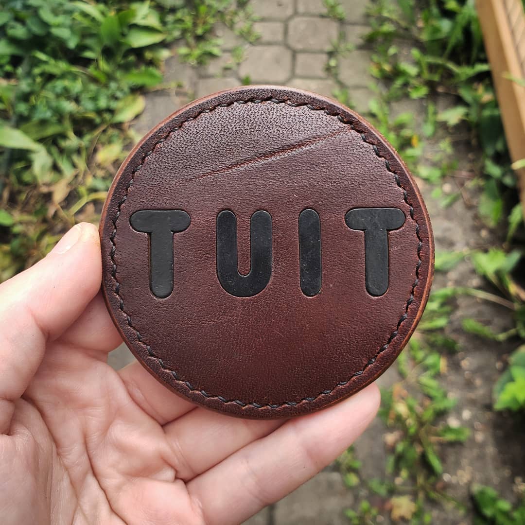 Round TUIT | Deluxe Edition, Black + Berry Brown