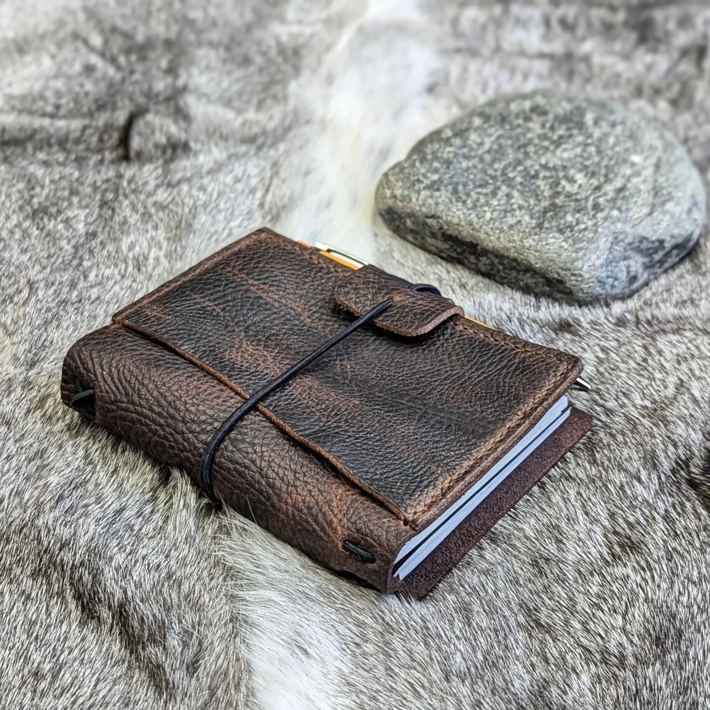 Passport Traveller's Refillable Notebook | Bull Grain 'Live Edge' #1