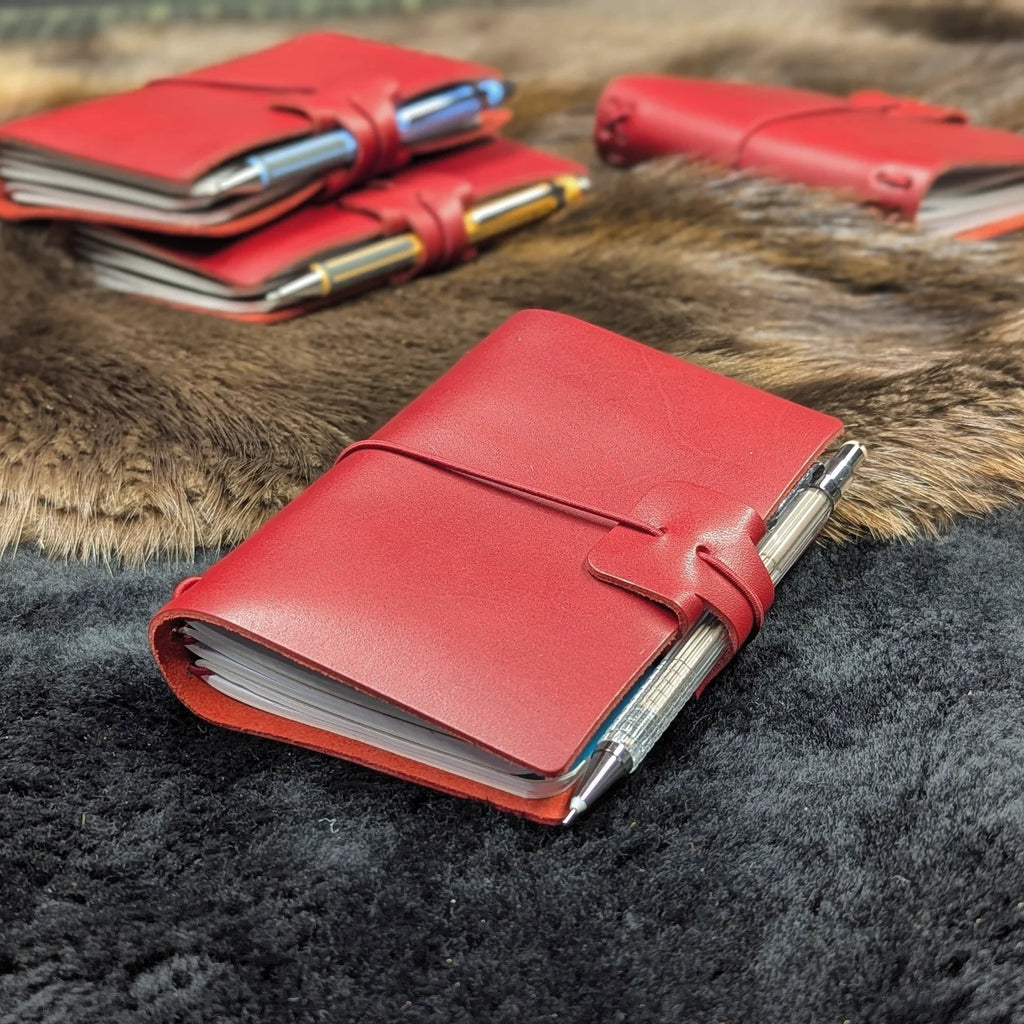 Traveller's Refillable Notebook | Cardinal Red