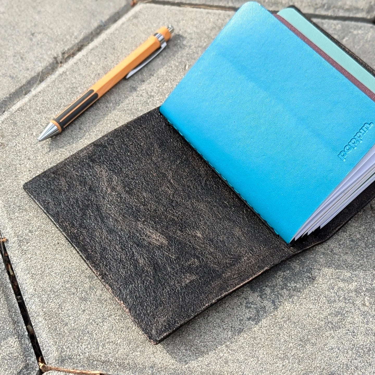 PASSPORT Traveller's Refillable Notebook | Tooled Ivy Vine, Emerald