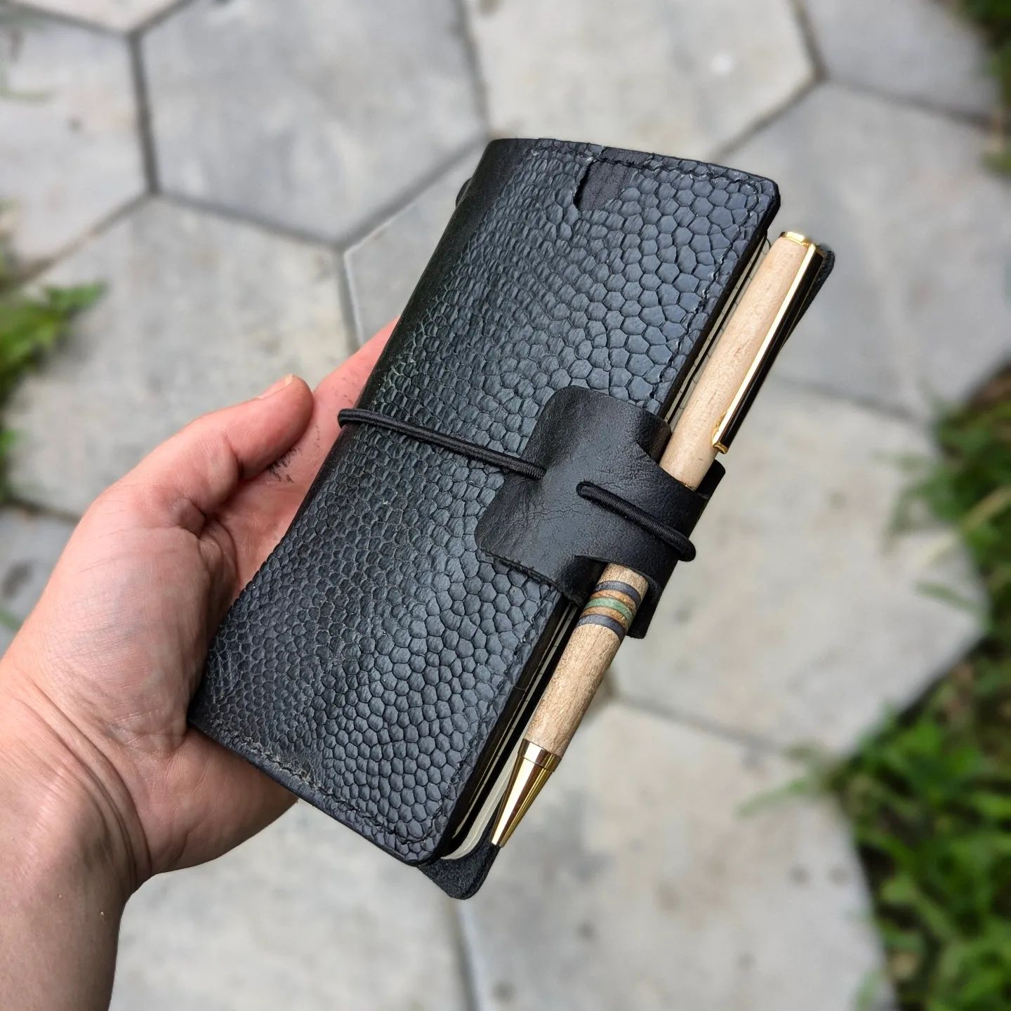 Pocket Traveller's Refillable Notebook | Beaver Tail 'Live Edge' Pocket