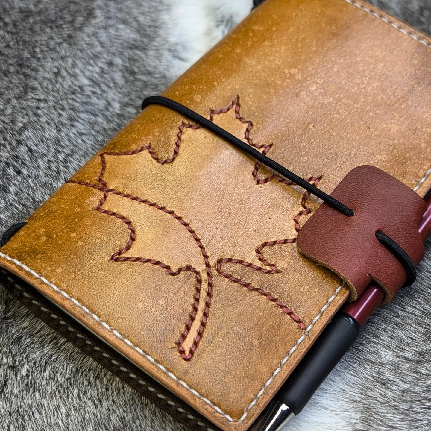 POCKET Traveller's Refillable Notebook | Continuous-Line Canadian Maple Leaf #1