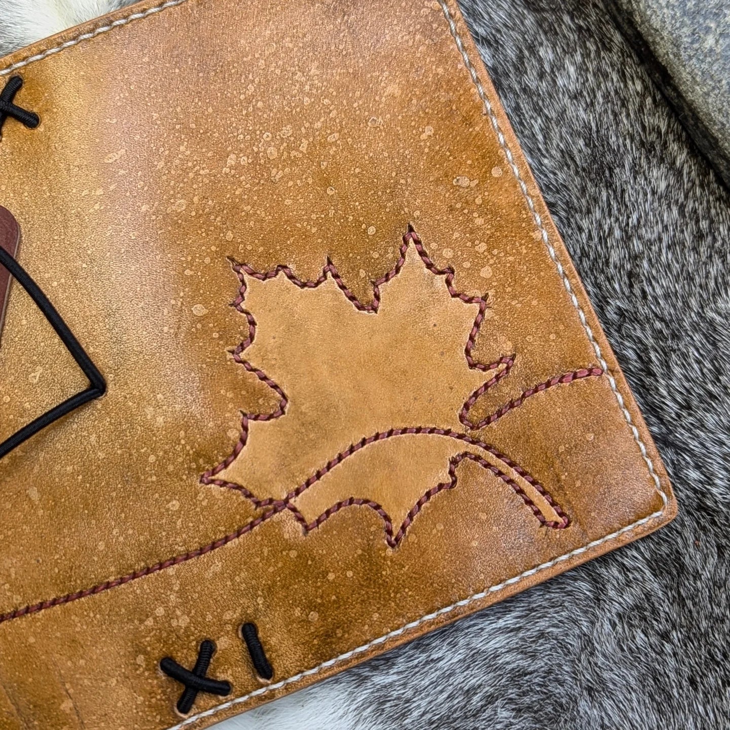 POCKET Traveller's Refillable Notebook | Continuous-Line Canadian Maple Leaf #1