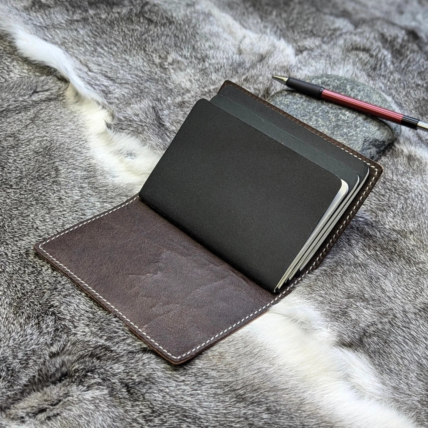 POCKET Traveller's Refillable Notebook | Continuous-Line Canadian Maple Leaf #1