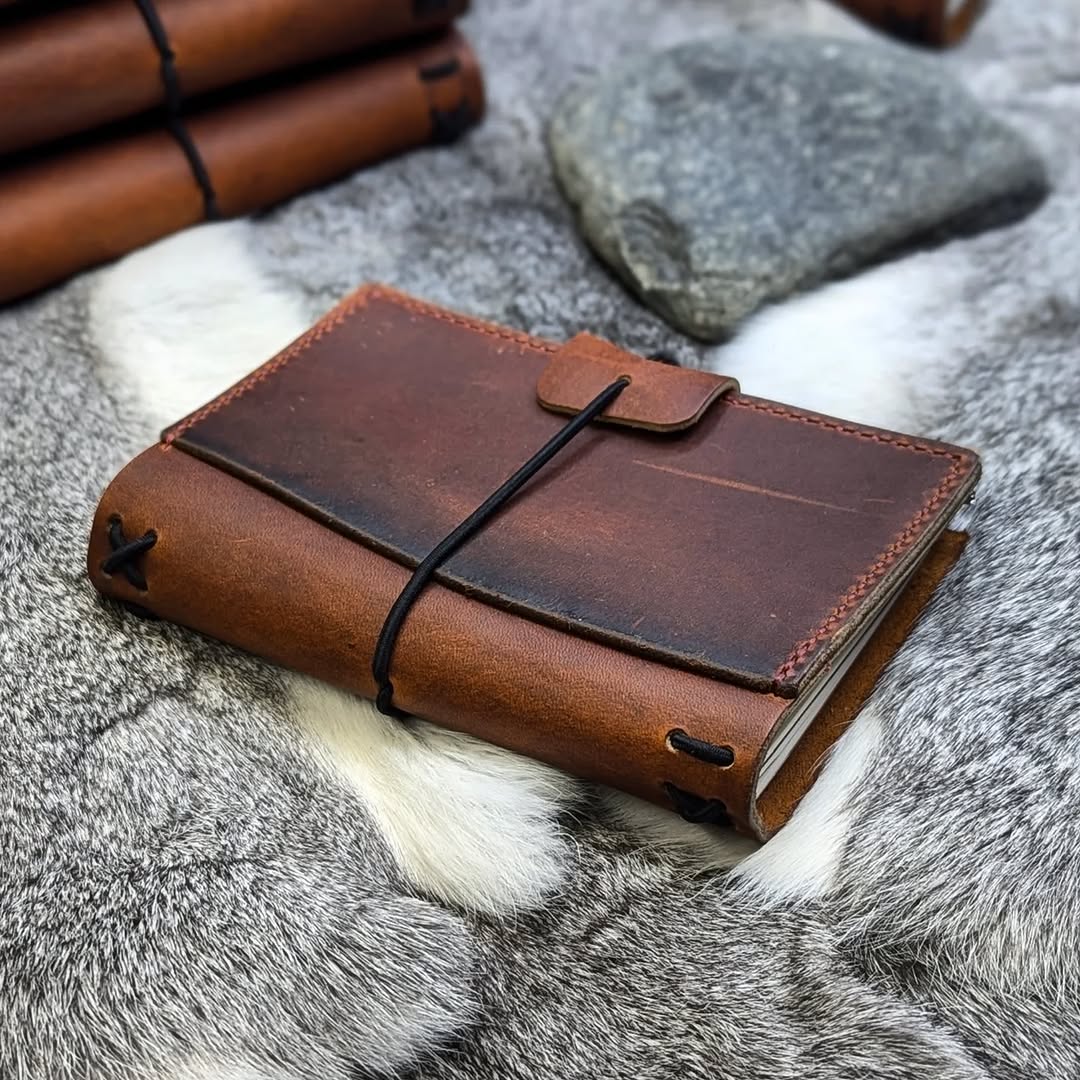POCKET Traveller's Refillable Notebook | Rua Tome 'Live Edge' #6