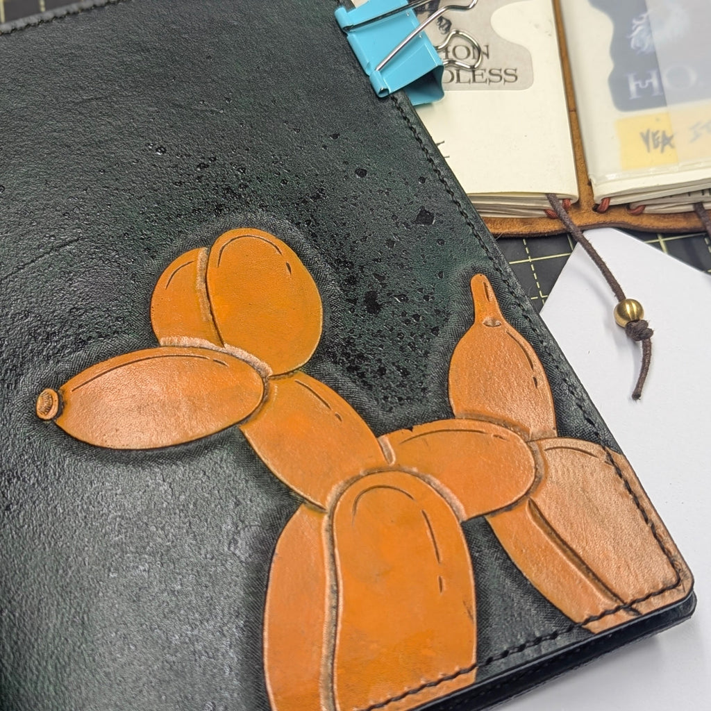 CUSTOM Traveller's Notebook | Balloon Dog for E.K.