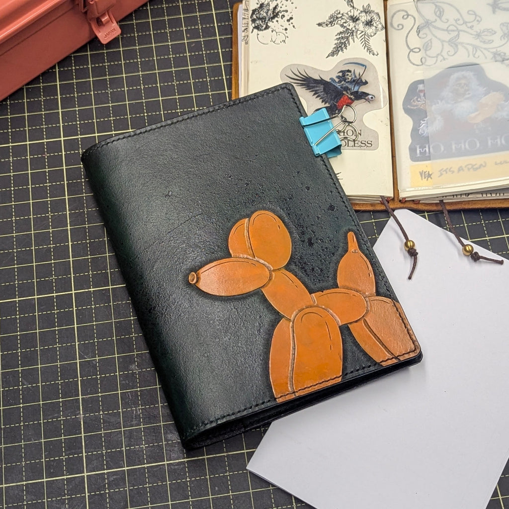 CUSTOM Traveller's Notebook | Balloon Dog for E.K.