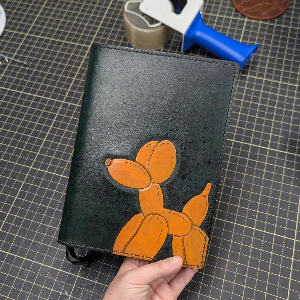 CUSTOM Traveller's Notebook | Balloon Dog for E.K.