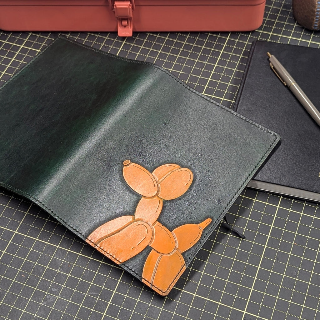 CUSTOM Traveller's Notebook | Balloon Dog for E.K.