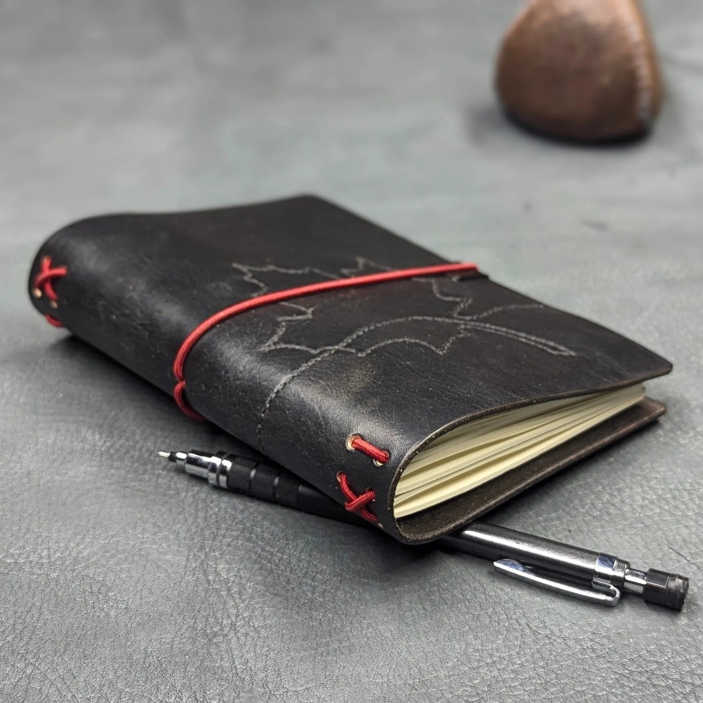 A6 Traveller's Refillable Notebook | Stitched Maple Leaf