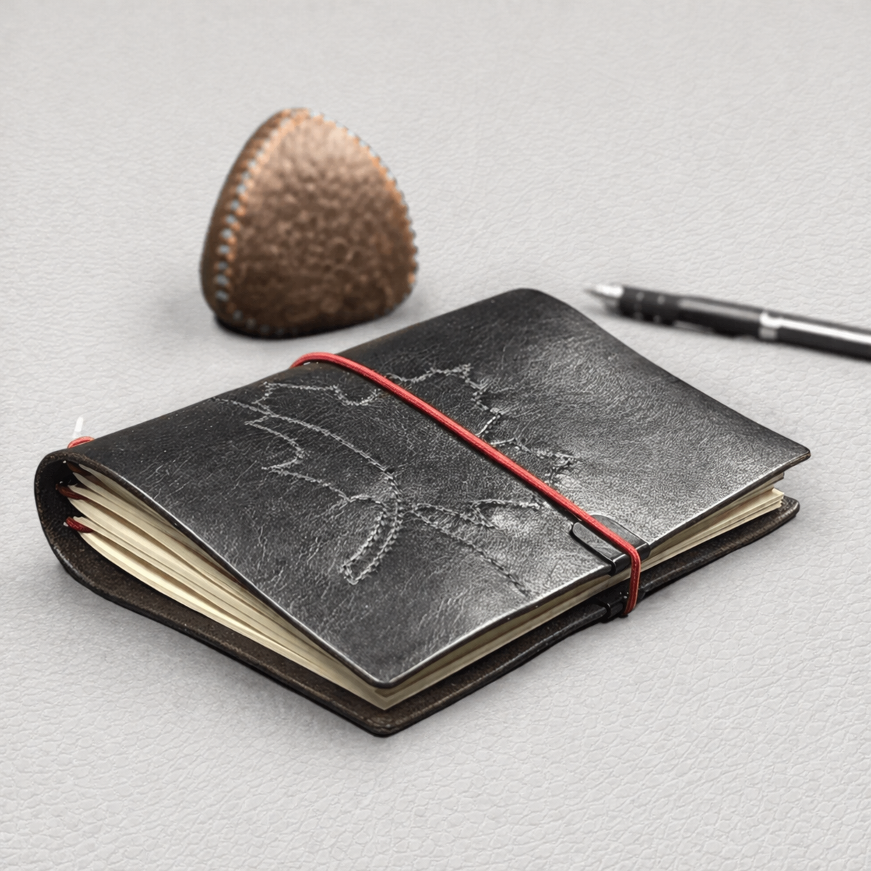 A6 Traveller's Notebook | Stitched Maple Leaf, No. 1