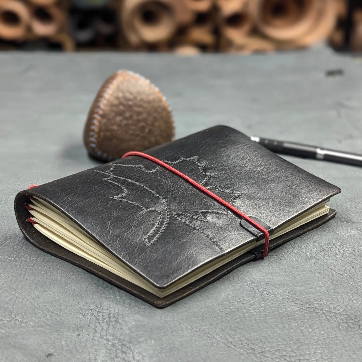 A6 Traveller's Refillable Notebook | Stitched Maple Leaf