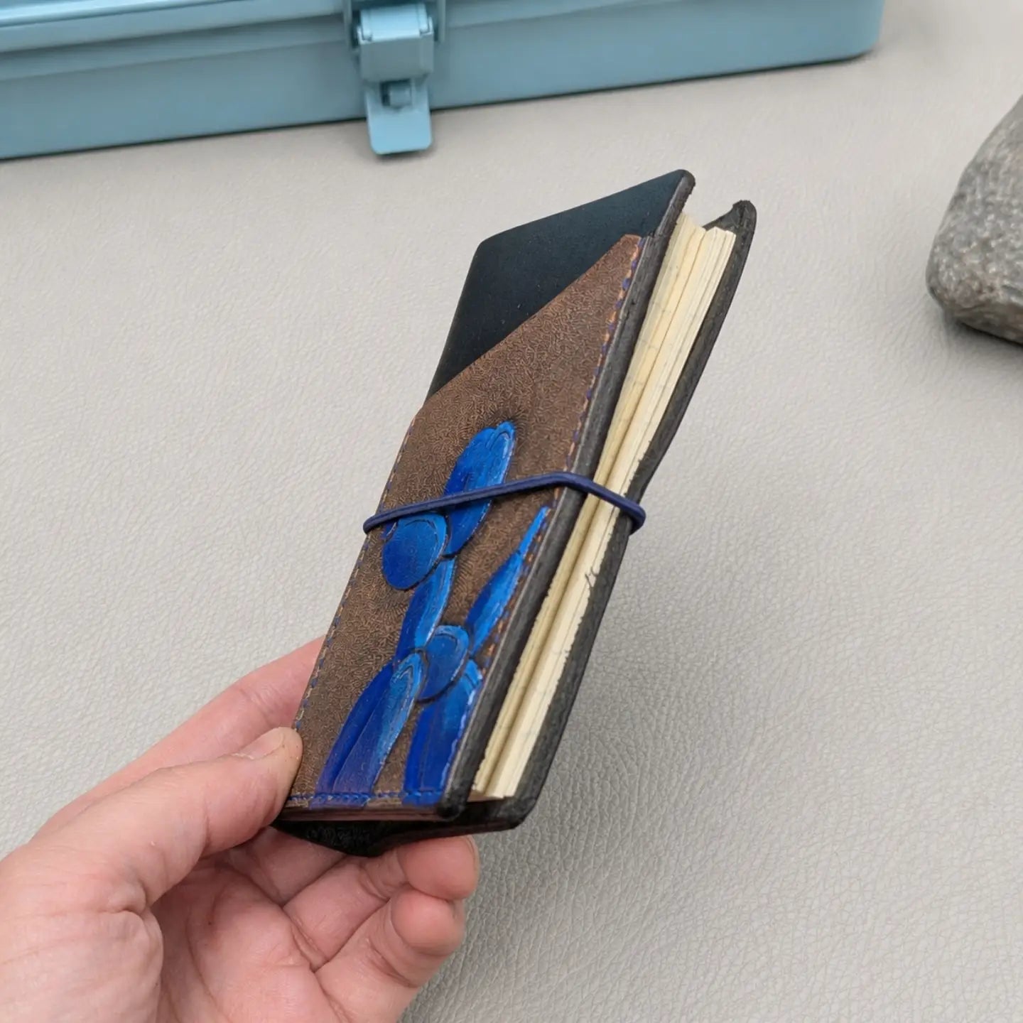 A7 Traveller's Notebook | Tooled Balloon Dog, No. 1