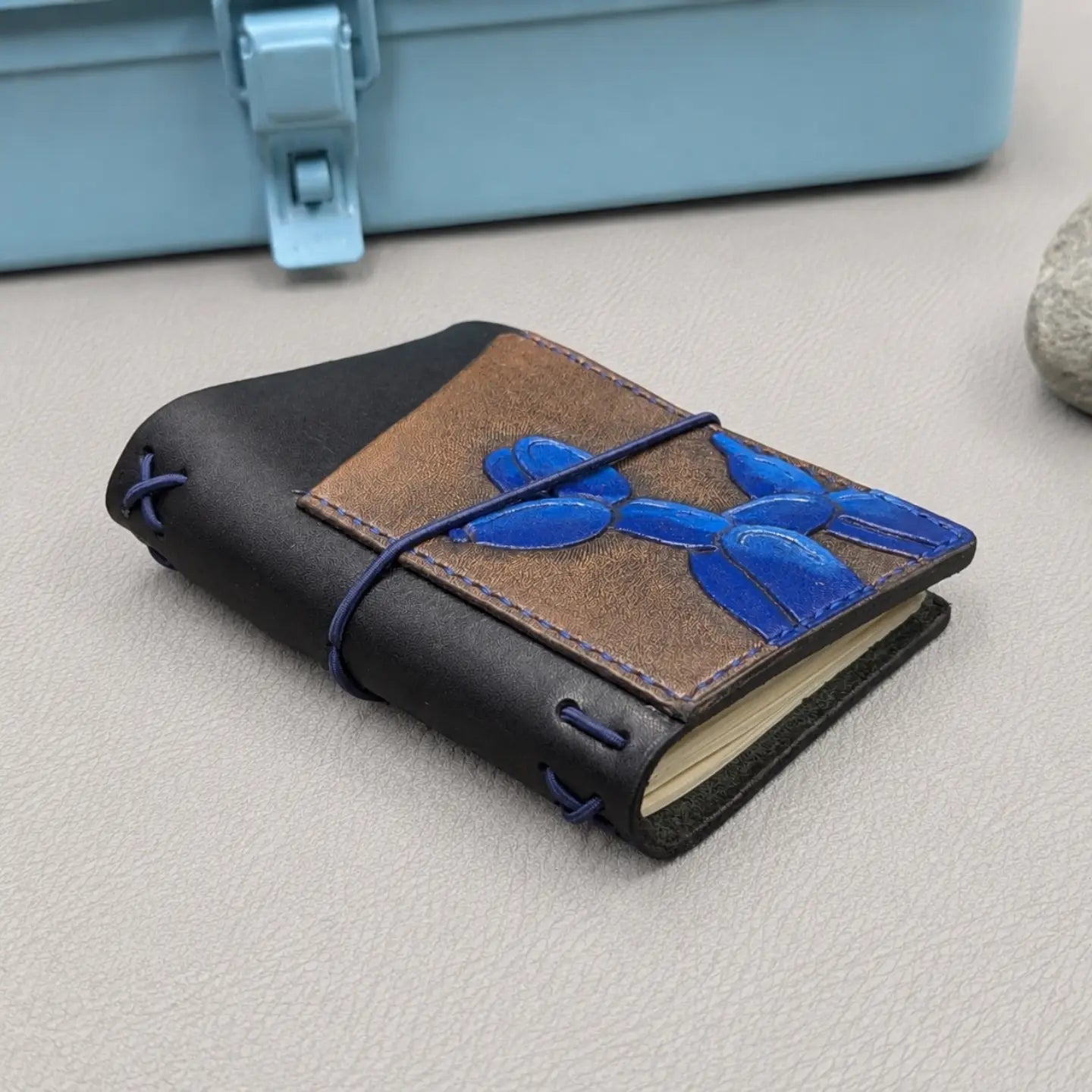 A7 Traveller's Notebook | Tooled Balloon Dog, No. 1