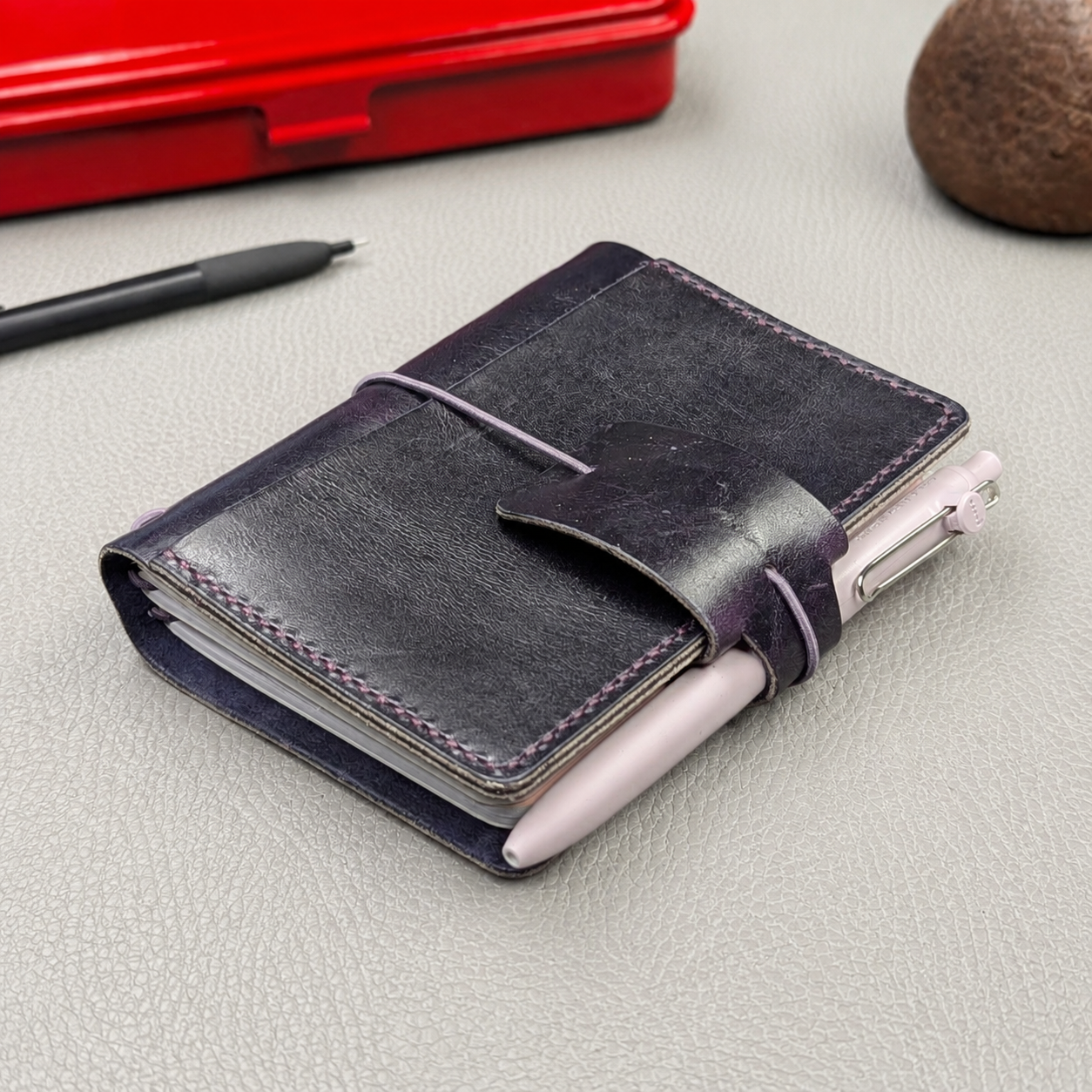 PASSPORT Traveller's Notebook | Eggplant Purple 'Live Edge', No. 8