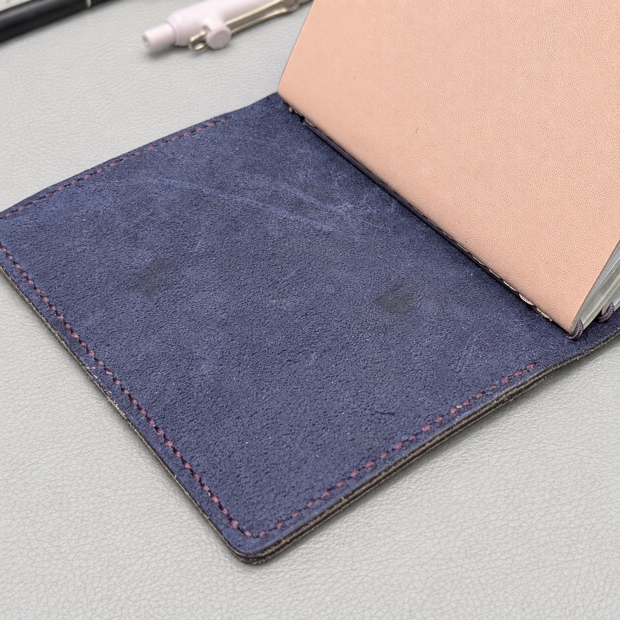 PASSPORT Traveller's Notebook | Eggplant Purple 'Live Edge', No. 8