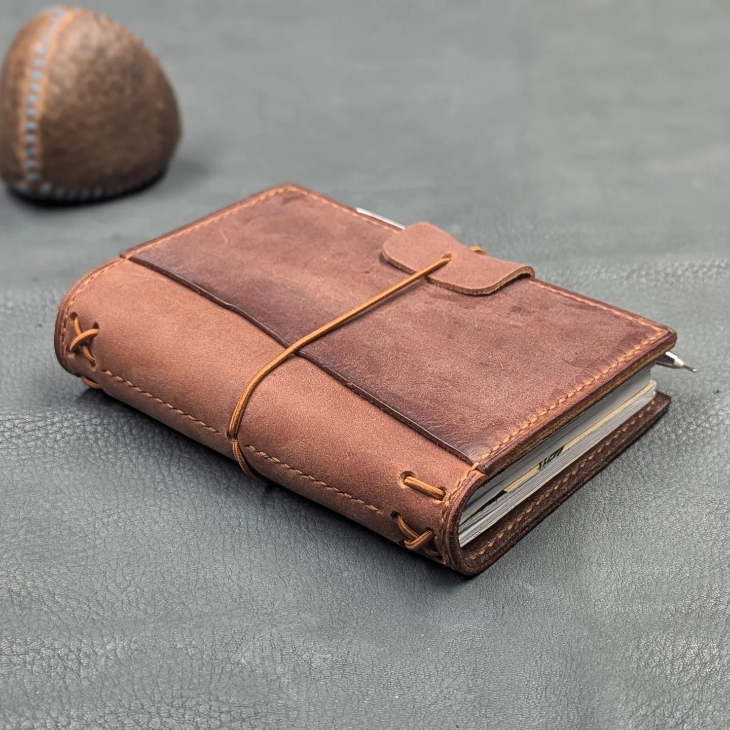 PASSPORT Traveller's Refillable Notebook | Ruggine Red, No. 1 + Key Fob