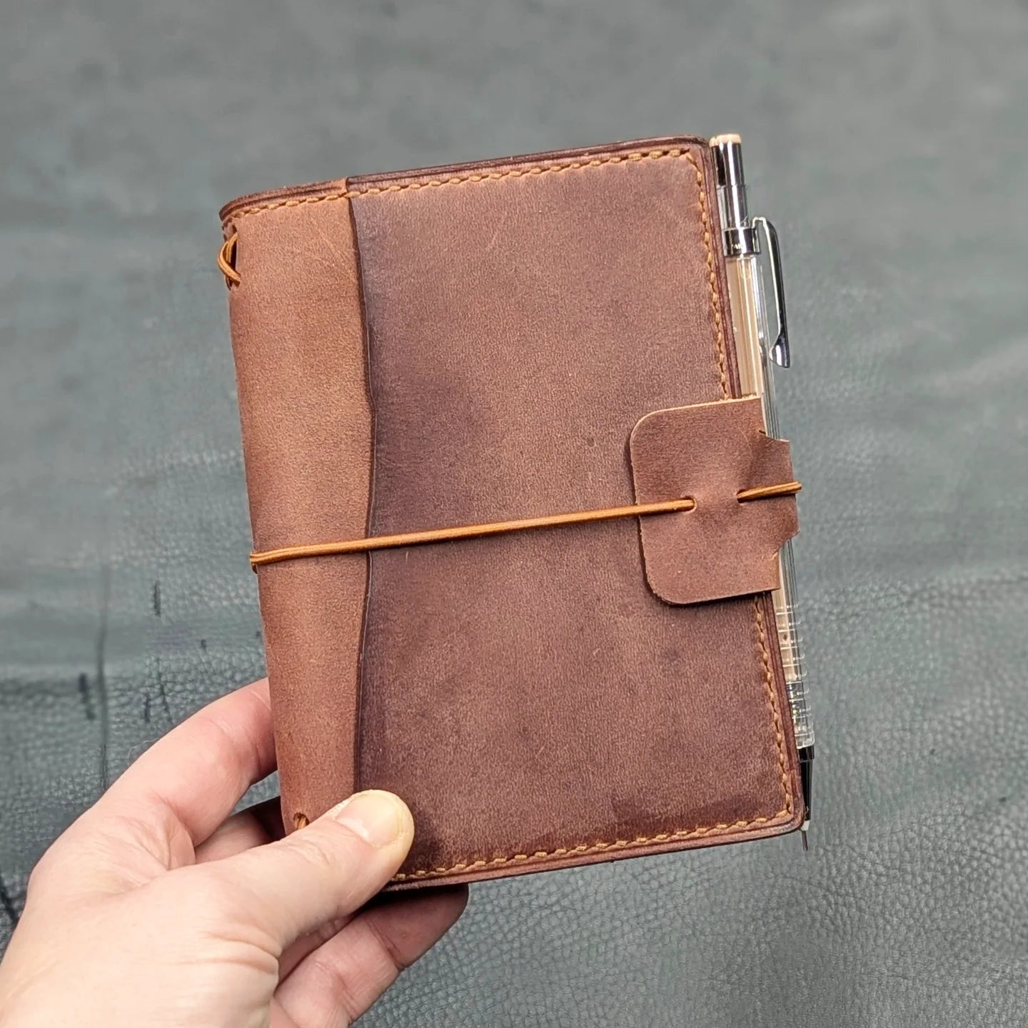 PASSPORT Traveller's Refillable Notebook | Ruggine Red, No. 1 + Key Fob