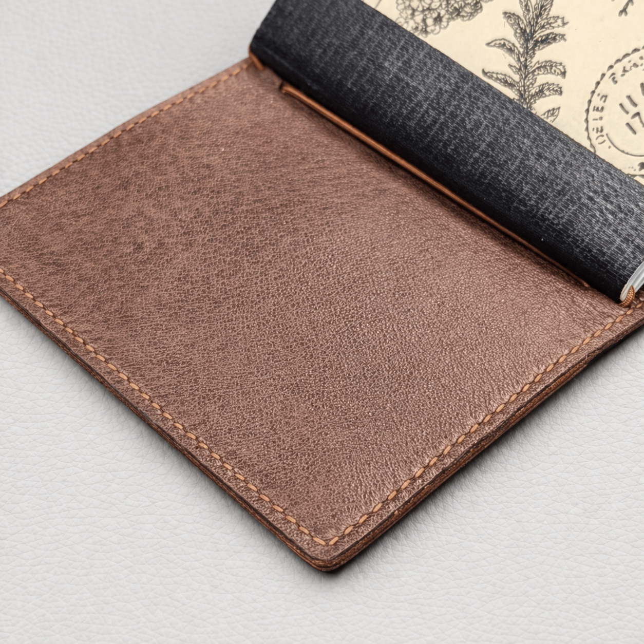 PASSPORT Traveller's Notebook | Ruggine Red, No. 1 + Key Fob