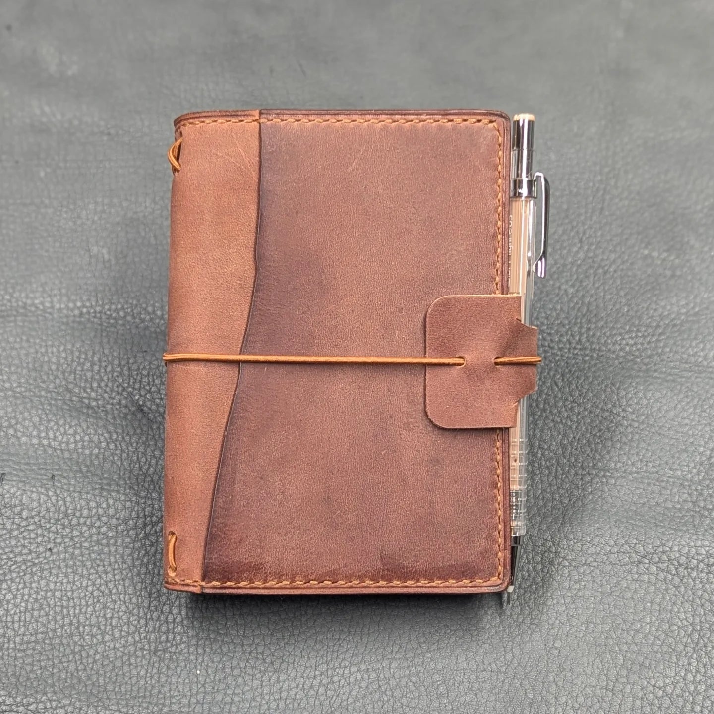 PASSPORT Traveller's Refillable Notebook | Ruggine Red, No. 1 + Key Fob