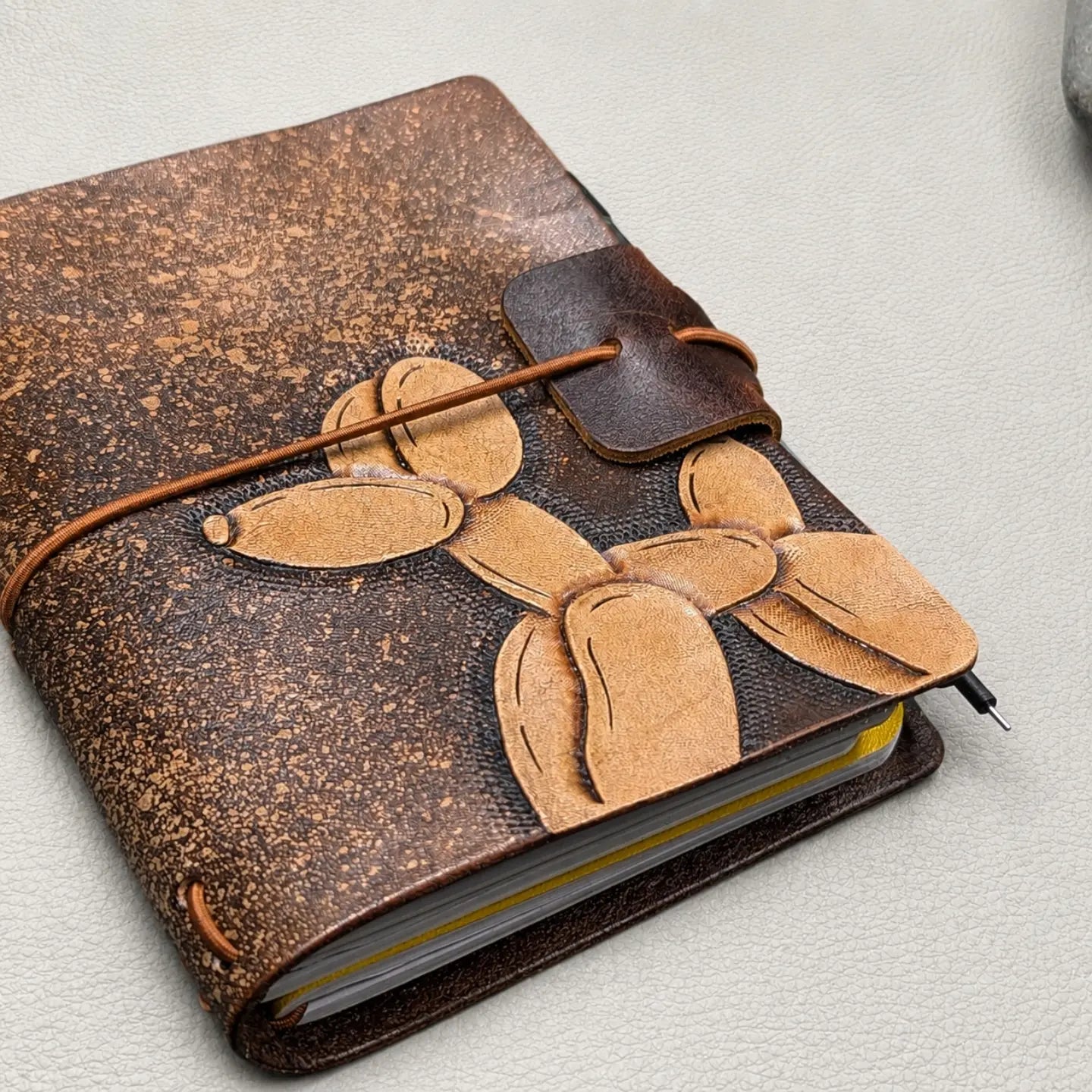 Passport Traveller's Notebook | Tooled Balloon Dog, No. 2