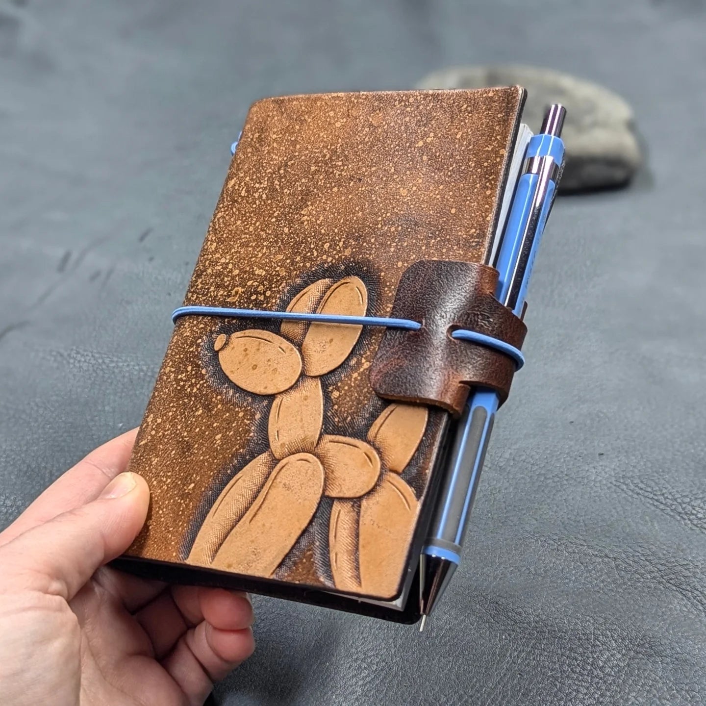 PASSPORT Traveller's Notebook | Tooled Balloon Dog, No. 3