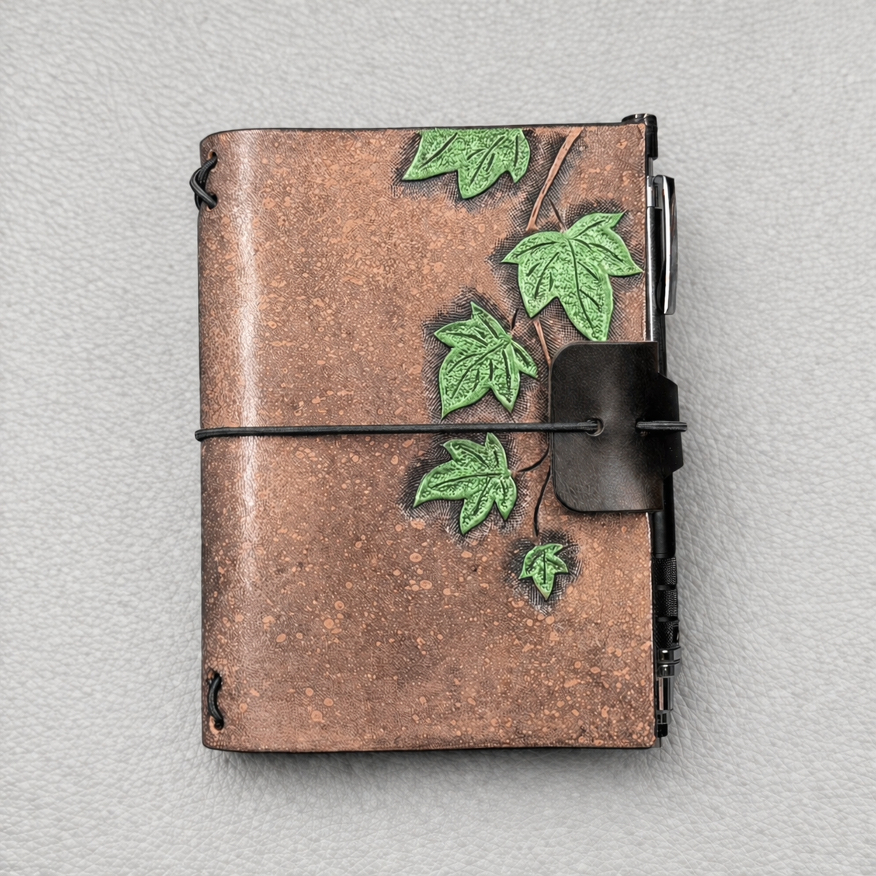 PASSPORT Traveller's Notebook | Tooled Painted Ivy Vine, No. 1