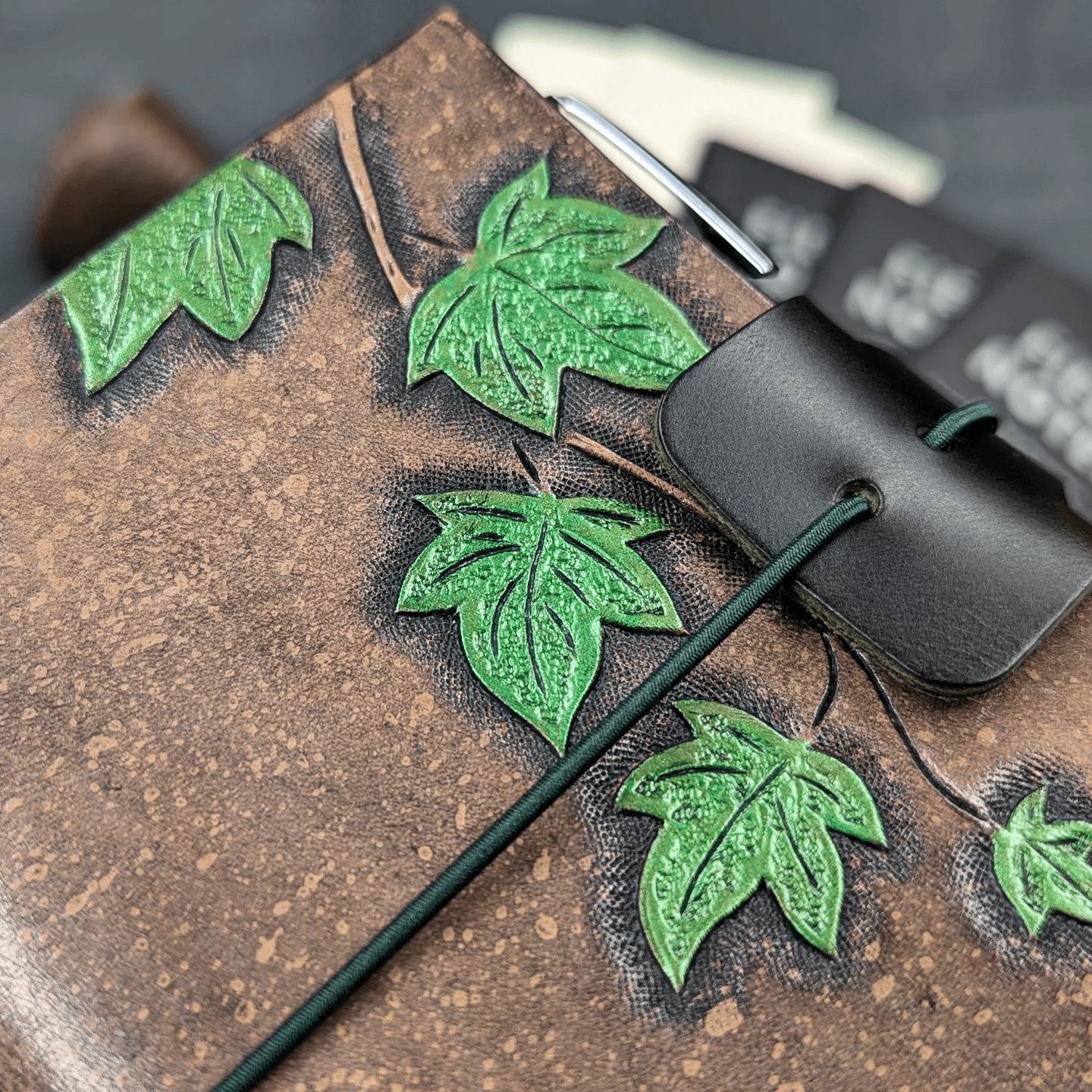PASSPORT Traveller's Notebook | Tooled Painted Ivy Vine, No. 1