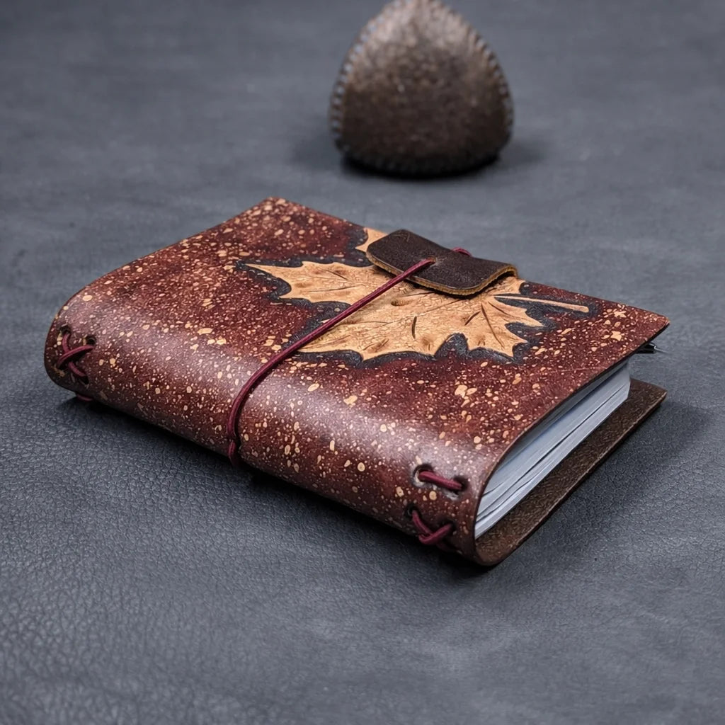 PASSPORT Traveller's Notebook | Tooled Maple Leaf, No. 1